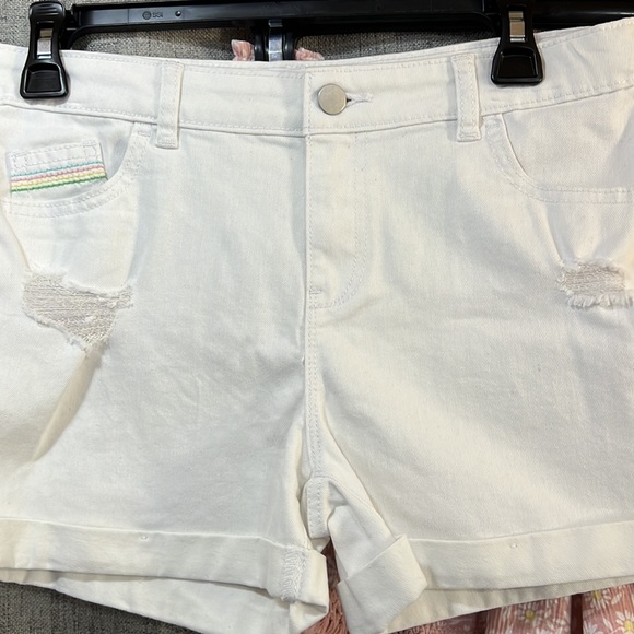 Summer SALE*  Junior’s Shorts size 16 - Picture 2 of 5